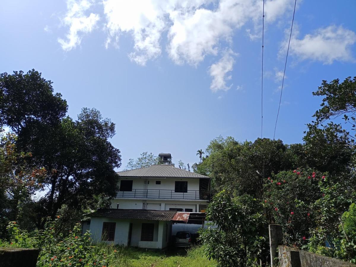 La Casa De Alexa Homestay Idukki Exterior photo